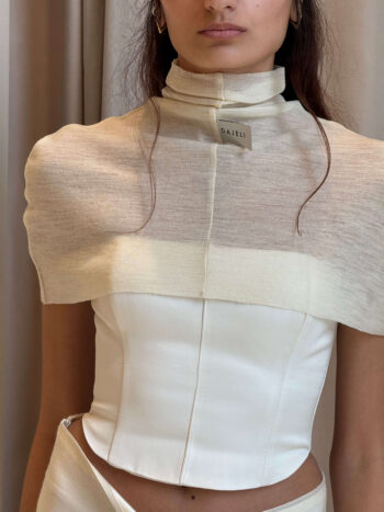 Шерстяная накидка на шею